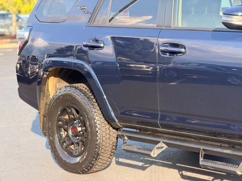 Certified 2022 Toyota 4Runner TRD Off-Road Premium w/ Moonroof Package AWD/4WD image 7