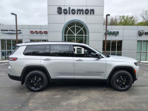 New 2026 Jeep Grand Cherokee L 4WD image 1