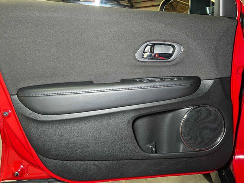 Used 2017 Honda HR-V EX image 19