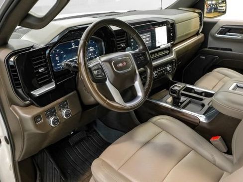 Used 2022 GMC Sierra 1500 SLT AWD/4WD image 5