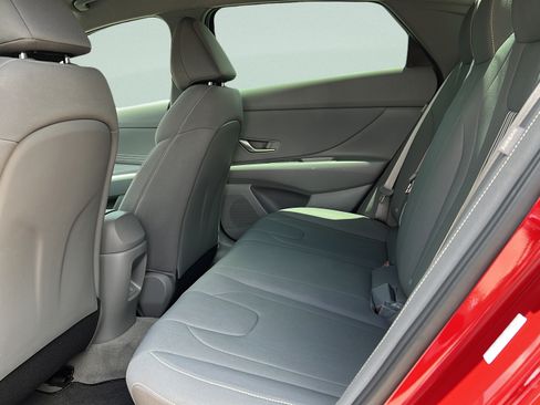 Certified 2025 Hyundai Elantra Sport FWD image 9