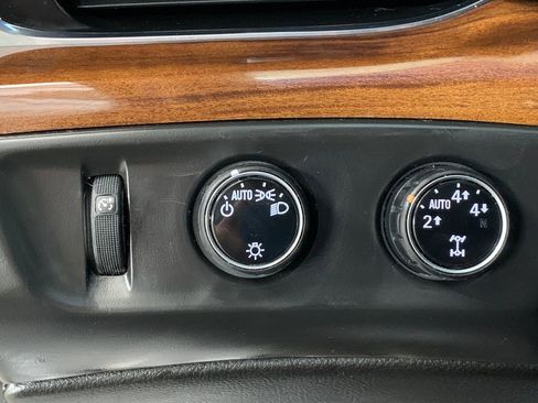 Used 2016 Cadillac Escalade Luxury image 15