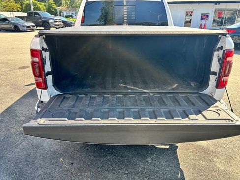 Used 2019 RAM 1500 Big Horn AWD/4WD image 5