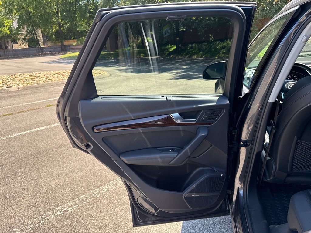 Used 2019 Audi Q5 Premium w/ Premium Plus Package AWD/4WD image 21