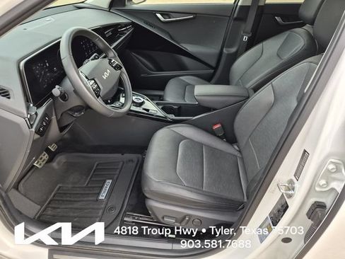 Used 2023 Kia Niro Wave FWD image 19