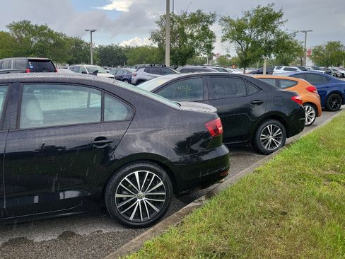 Used 2016 Volkswagen Jetta Sport FWD image 24