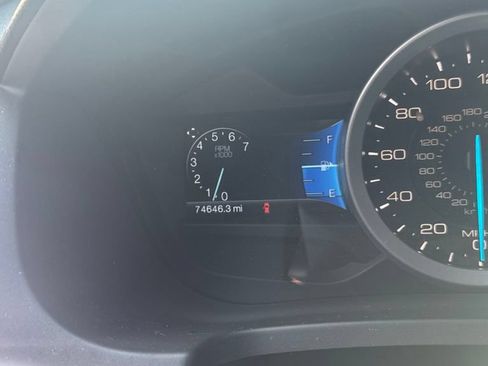 Used 2015 Ford Explorer XLT w/ Equipment Group 202A FWD image 2