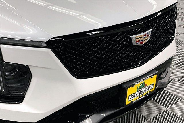Used 2024 Cadillac XT4 Sport AWD/4WD image 33