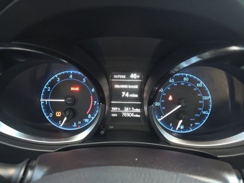 Used 2015 Toyota Corolla S image 12