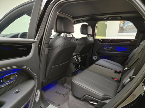 New 2025 Bentley Bentayga AWD/4WD image 22