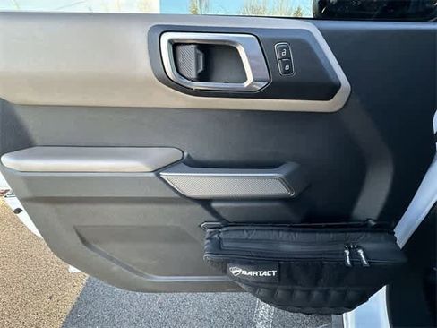 Used 2023 Ford Bronco Wildtrak image 18
