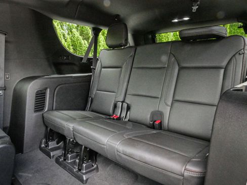Used 2021 Chevrolet Suburban High Country AWD/4WD image 31