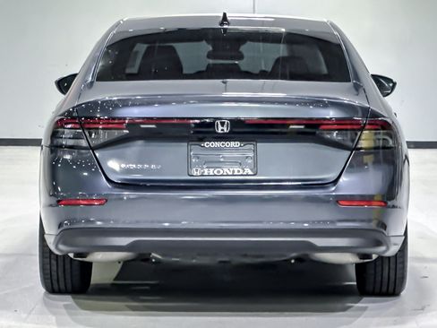 Used 2025 Honda Accord SE image 10