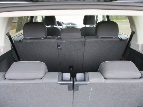 Used 2024 Volkswagen Tiguan S image 11