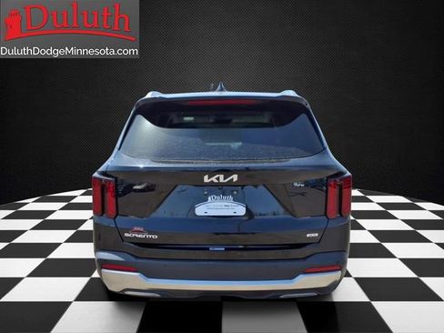 Used 2024 Kia Sorento EX AWD/4WD image 4