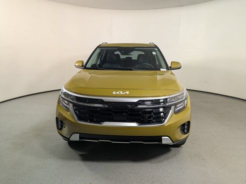 Used 2024 Kia Seltos SX w/ SX Sunroof Package AWD/4WD image 2