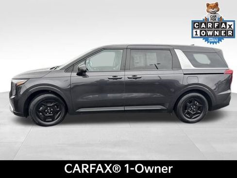 Used 2025 Kia Carnival LX image 4