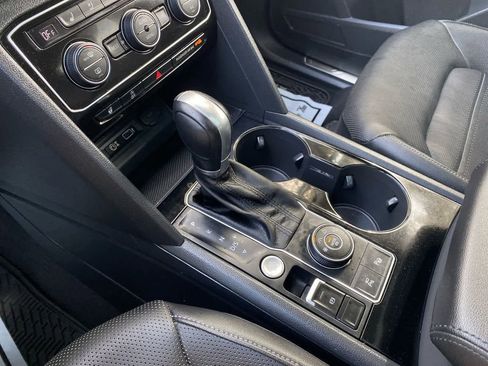 Used 2018 Volkswagen Atlas SEL Premium image 24