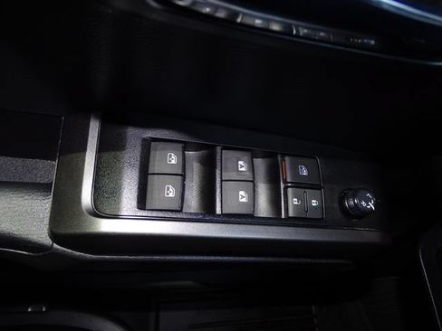 Used 2023 Toyota Tacoma TRD Off-Road w/ Technology Package AWD/4WD image 21
