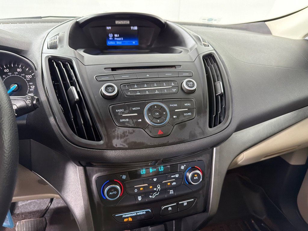 Used 2017 Ford Escape SE FWD image 16