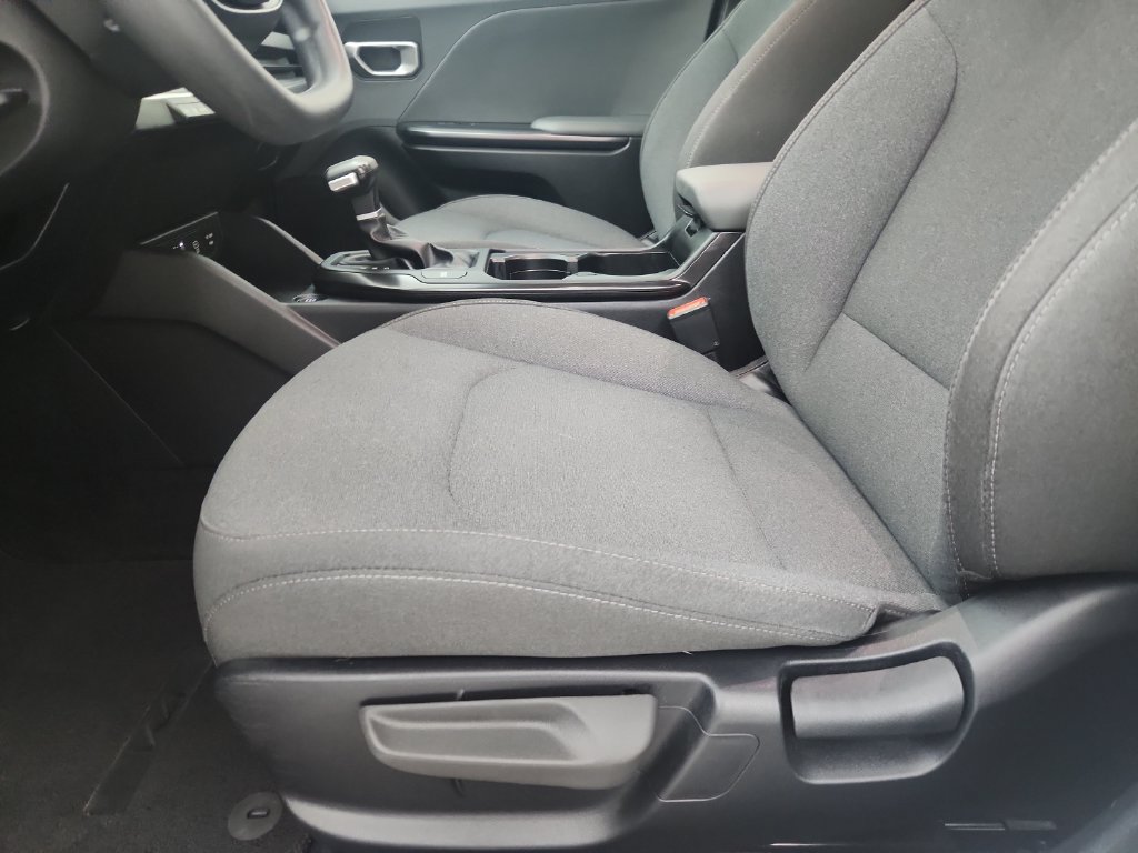 Used 2025 Kia K4 FWD image 22