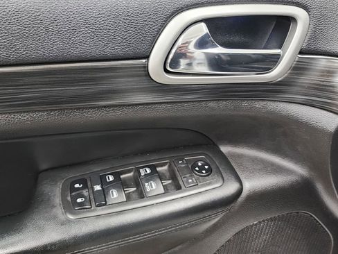 Used 2019 Jeep Grand Cherokee Altitude image 10