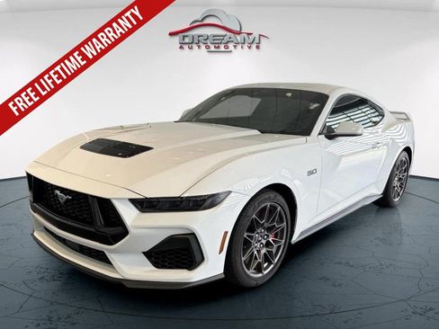 Used 2025 Ford Mustang GT w/ GT Performance Package RWD image 4
