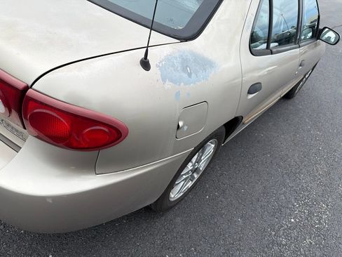 Used 2004 Chevrolet Cavalier Sedan w/ Preferred Equipment Group FWD image 12