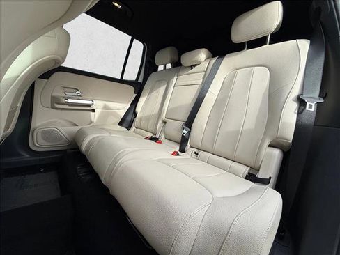 Certified 2025 Mercedes-Benz GLB 250 4MATIC image 17