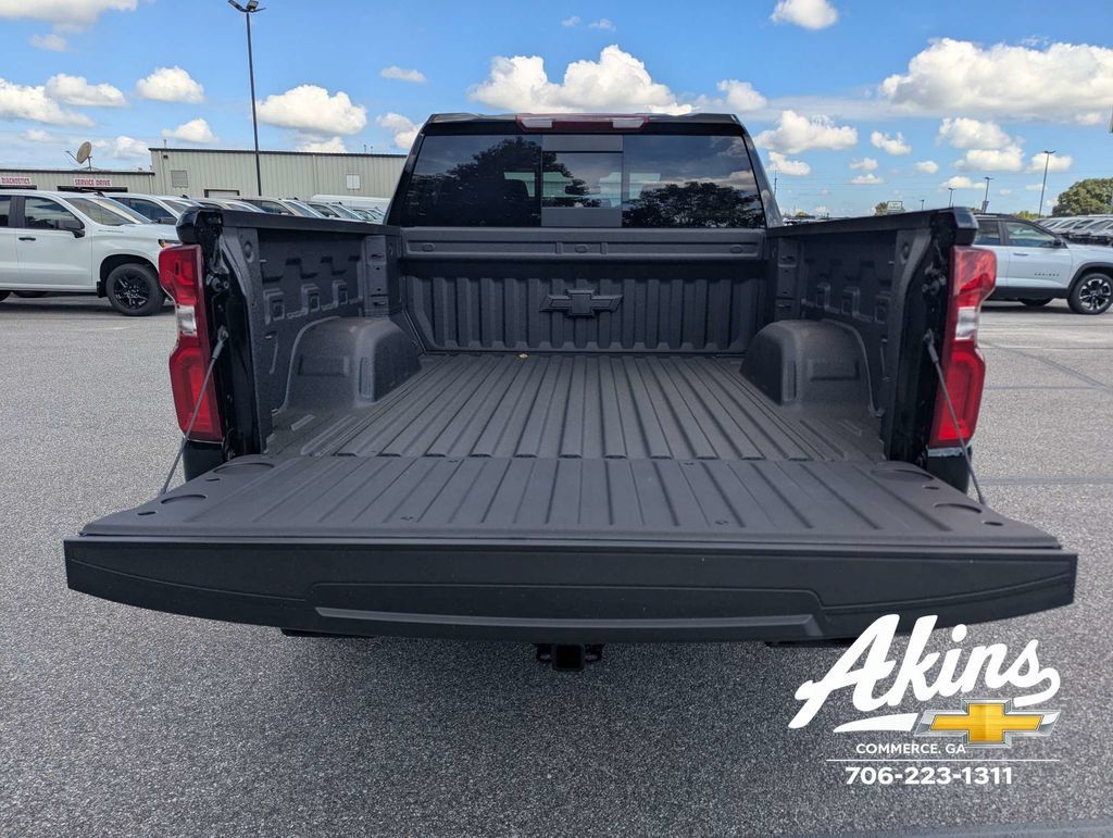 New 2026 Chevrolet Silverado 1500 RST w/ Dark Appearance Package AWD/4WD image 11