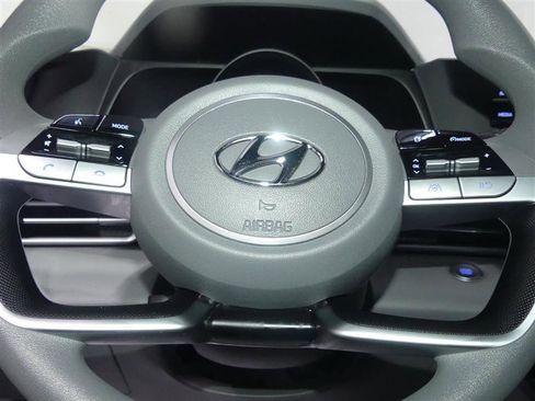 Used 2022 Hyundai Elantra SEL FWD image 30