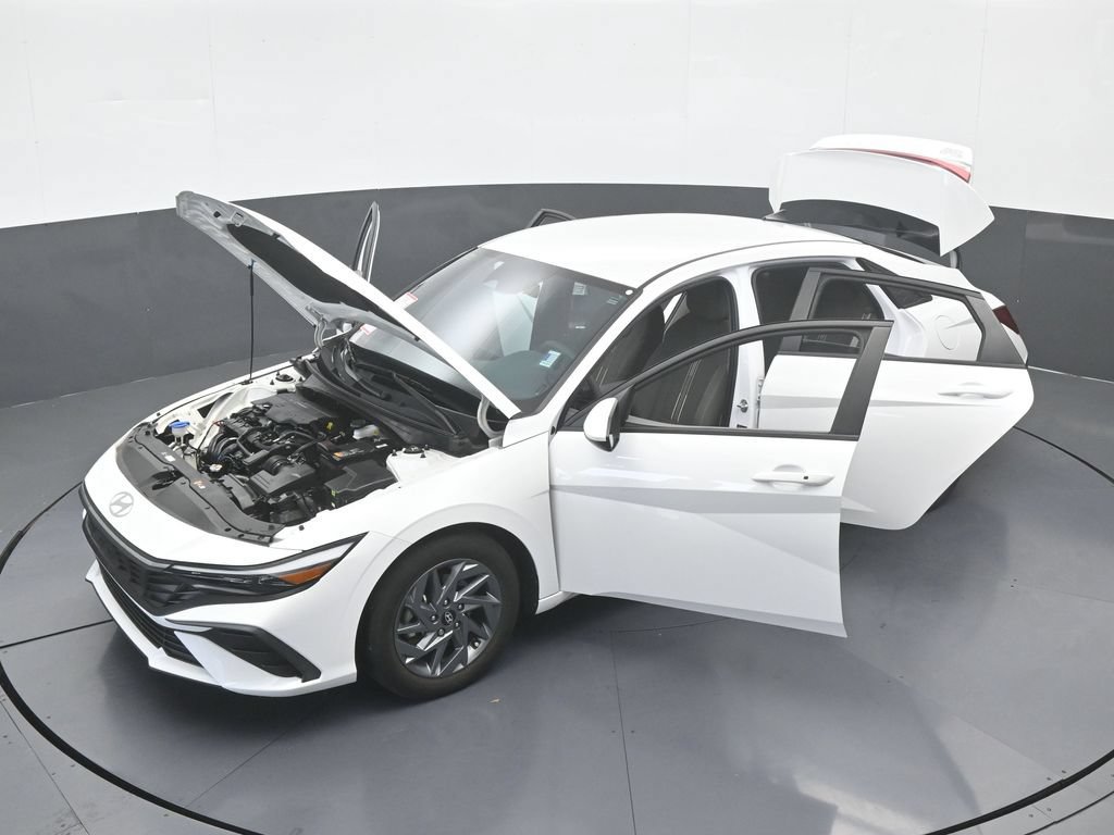 Used 2024 Hyundai Elantra SEL FWD image 64