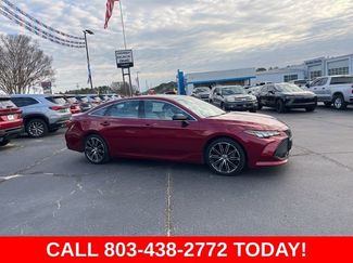 Used 2019 Toyota Avalon XSE w/ All Weather Liner Package video 2