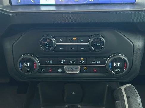 Used 2023 Ford Bronco Outer Banks w/ Sasquatch Package AWD/4WD image 23