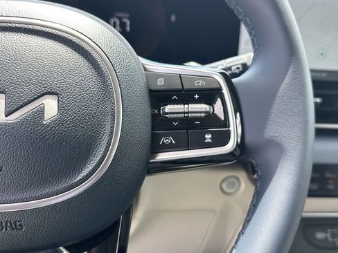 New 2026 Kia Carnival EX image 21