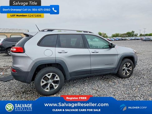 Used 2014 Jeep Cherokee Trailhawk w/ Leather Interior Group AWD/4WD image 4
