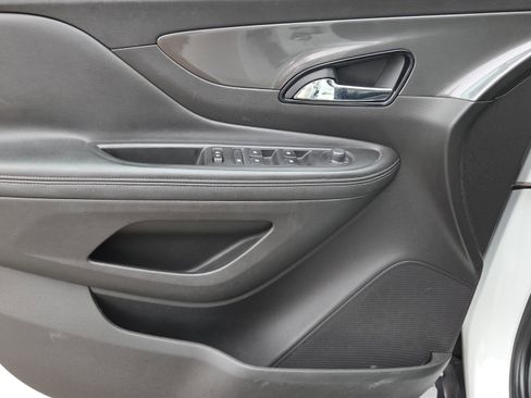 Used 2018 Buick Encore Essence FWD image 18