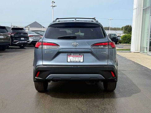 Used 2024 Toyota Corolla Cross XLE w/ Convenience Package FWD image 5