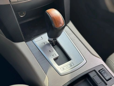 Used 2013 Subaru Outback 2.5i Limited w/ Moonroof Pkg image 27