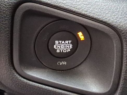 Used 2024 Jeep Wrangler Unlimited w/ Convenience Group image 24