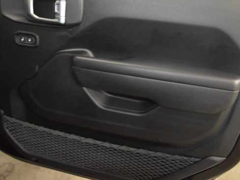 Used 2023 Jeep Wrangler Unlimited w/ Cold Weather Group image 7