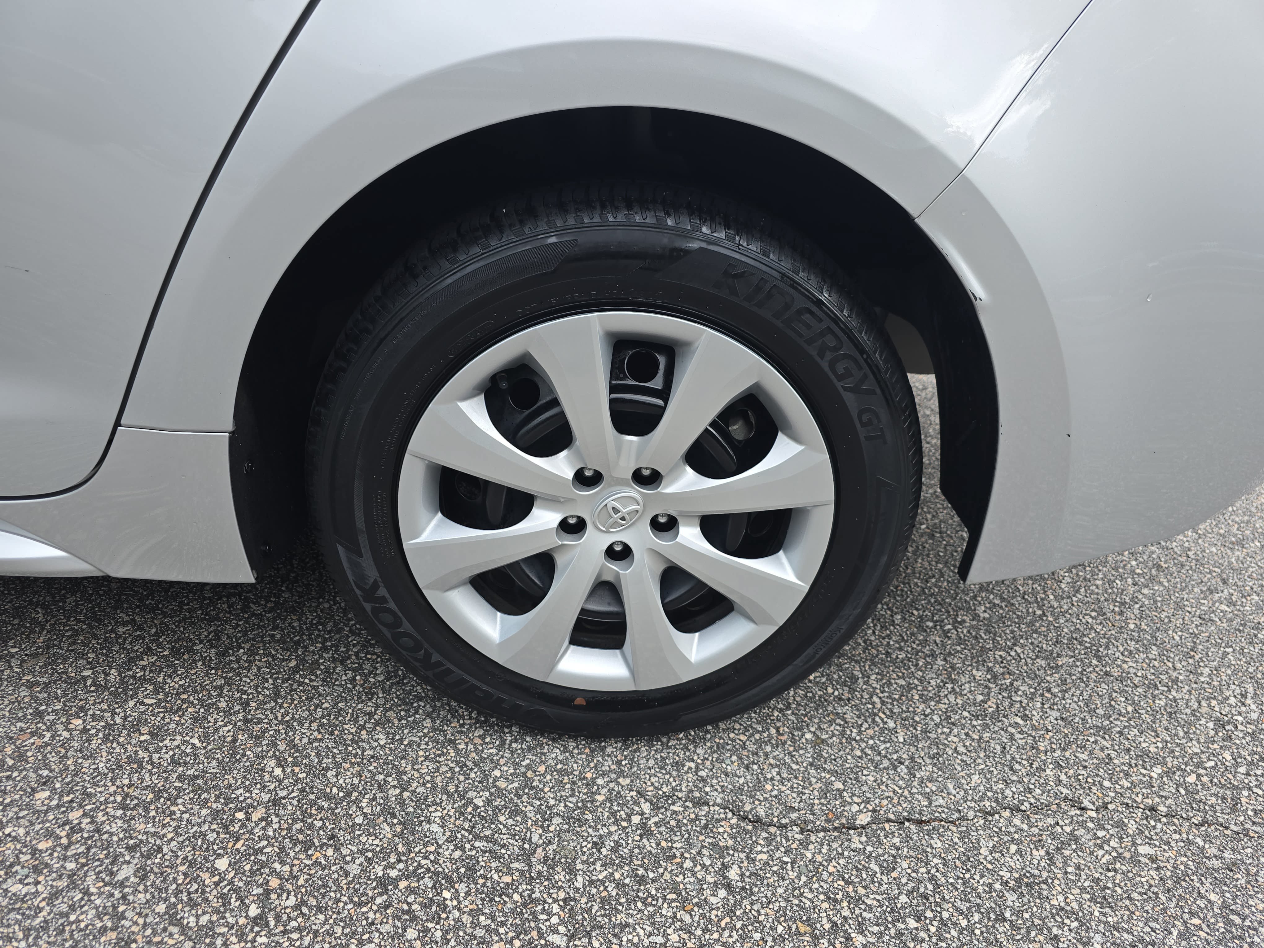 Used 2024 Toyota Corolla LE FWD image 31
