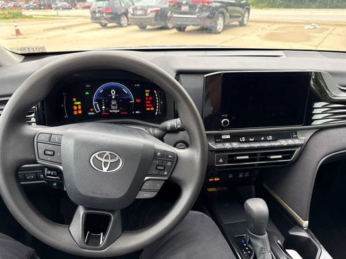 Used 2026 Toyota Camry LE FWD image 19