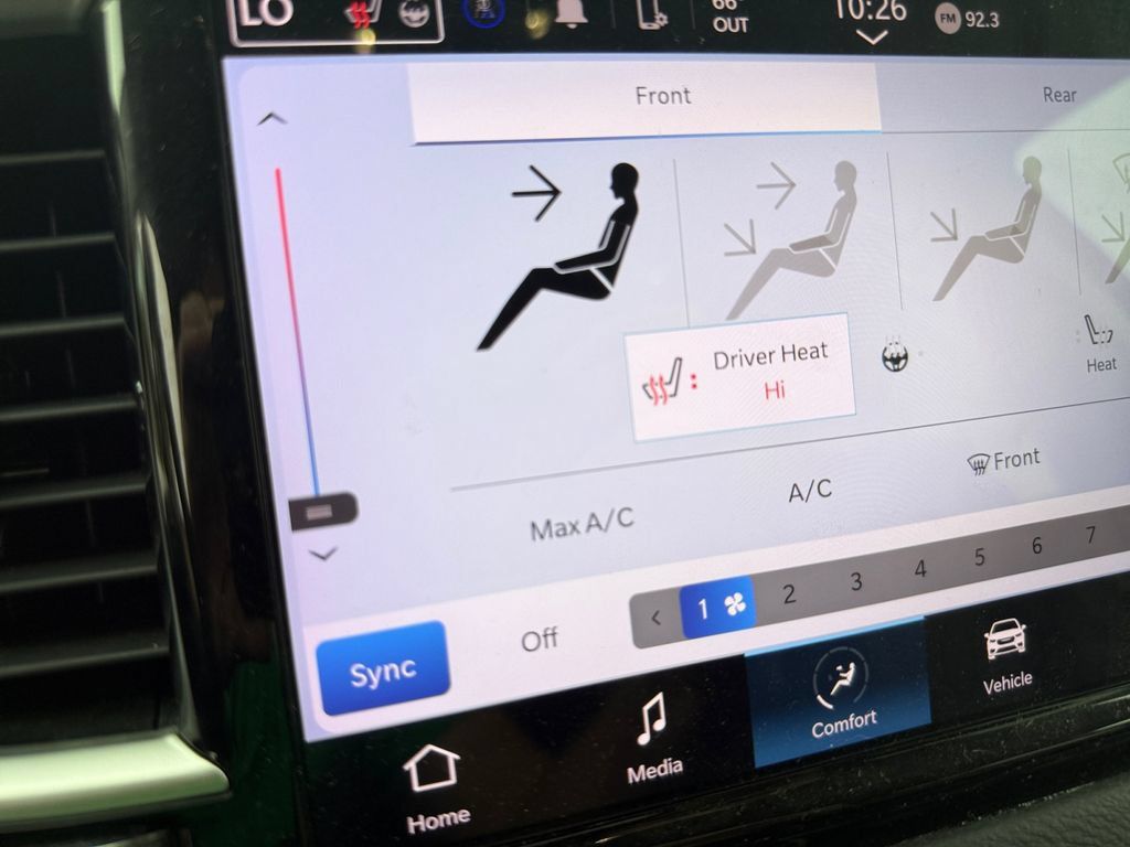 Used 2023 Chrysler Pacifica Touring-L FWD image 31