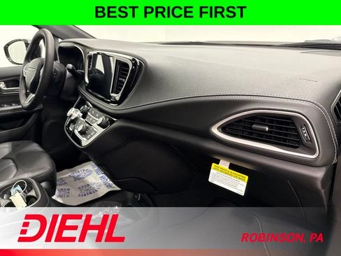 New 2027 Chrysler Pacifica Select w/ Family Tech Group FWD image 19