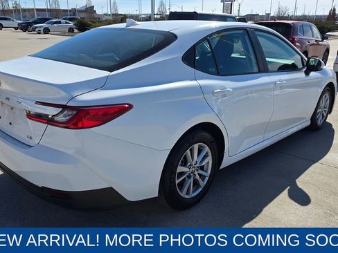 Used 2025 Toyota Camry LE image 5