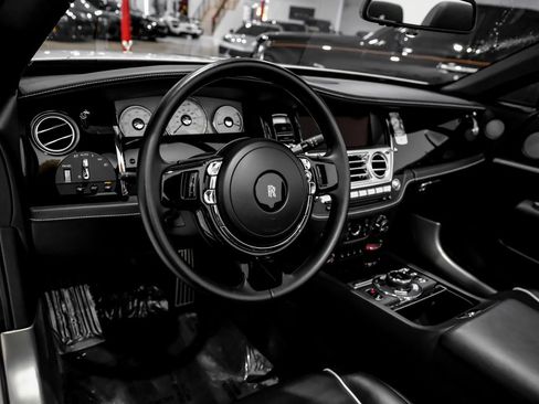 Used 2018 Rolls-Royce Dawn image 15