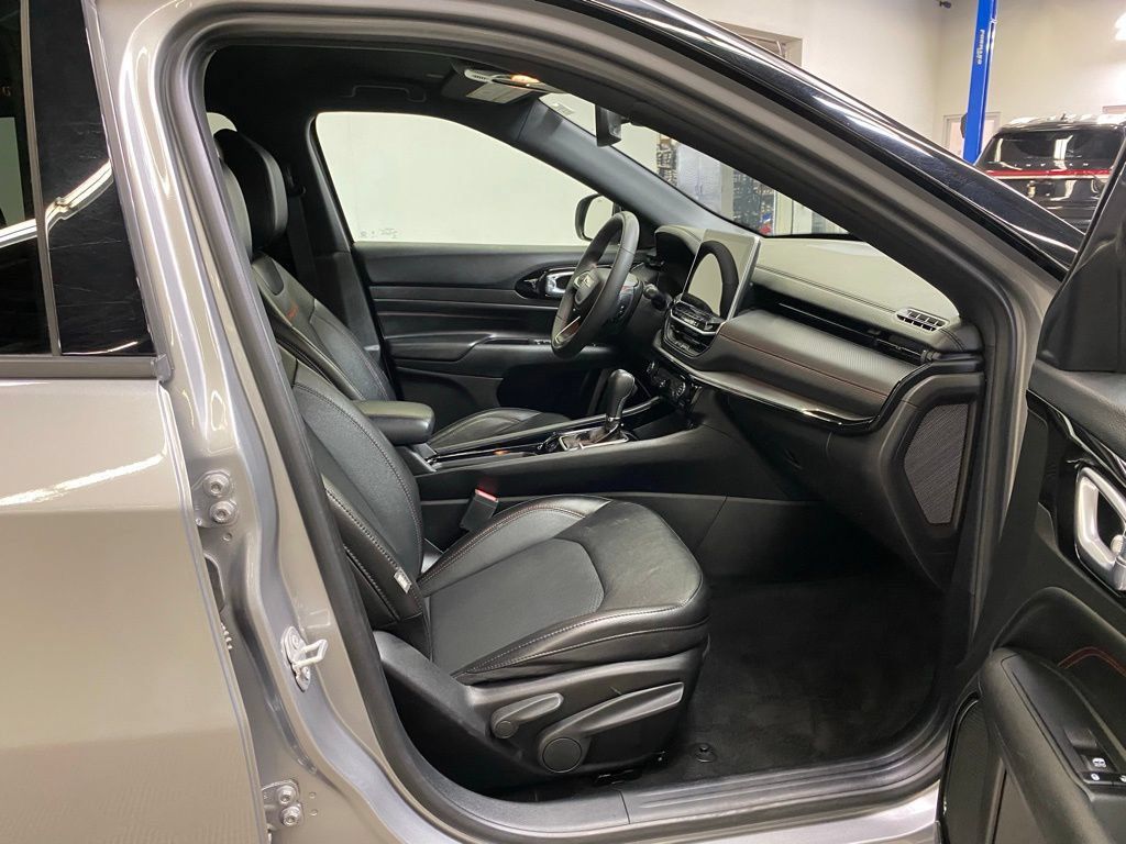 Used 2023 Jeep Compass Trailhawk AWD/4WD image 14