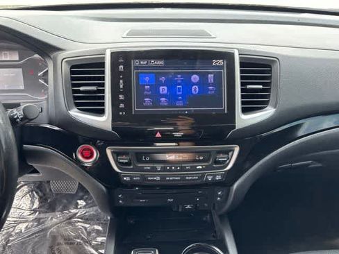 Used 2018 Honda Pilot Elite image 19