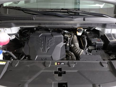 Used 2024 Kia Carnival EX image 20